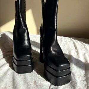 Wetkiss Platform Boots